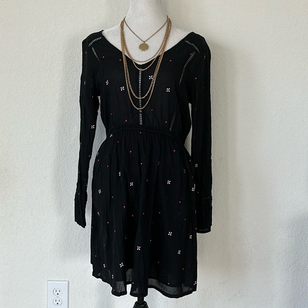 Cotton On • Black Floral Embroidered Long Sleeve Boho Mini Dress